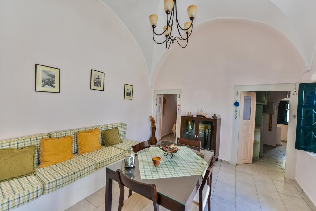 Christos Apartments Oia Экстерьер фото